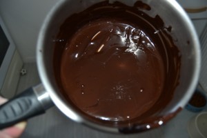Chocolat fondu au bain-marie brillant