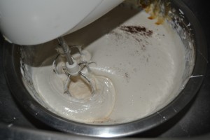 mélange vanille liquide et gélatine au blanc en neige/sirop