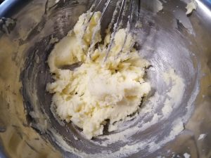 beurre pommade et sucre mélanger