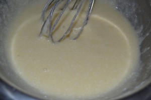 mélange du beurre fondu à la préparation
