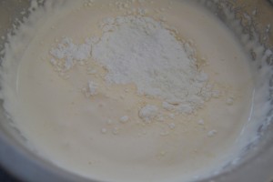 ajout de la farine, levure et maïzena