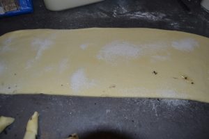 rectangle pâte badigeonner de blanc d’œuf et saupoudrer de sucre semoule