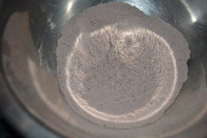 farine, sel  et cacao tamisé