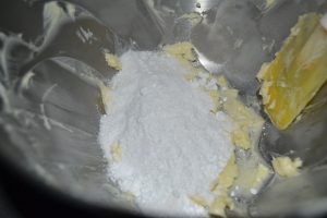 sucres ajouter au beurre fouetter