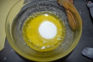 beurre fondu et sucre semoule