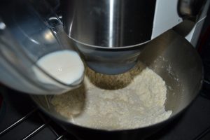 ajout du mélange lait/levure