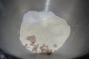 farine, sucre, sel et levure fraîche