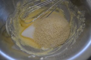 poudre d'amandes ajouter et restant de sucre