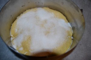 pâte brioché saupoudrer de sucre
