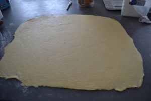 pâte étaler en grand rectangle