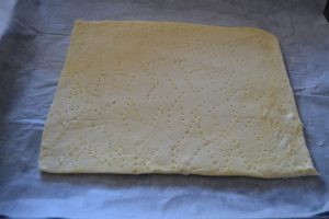 rectangle de pâte feuilletée piquée