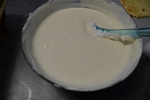 crème fouetter incorporer et mélanger délicatement