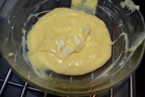 ajout du beurre à la crème