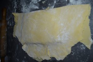 détrempe recouverte de pâte beurre- farine
