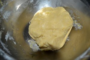 pâte obtenu après mélange de la farine et levure
