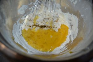 mélange œufs ajouter au mélange farine 