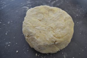 pâte obtenu avec morceaux de beurre 