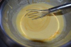 mélanger l'extrait de vanille