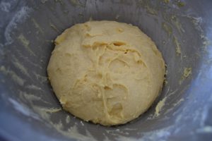 pâte obtenue, lisse et non collante