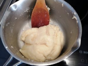 farine mélanger et pâte dessécher