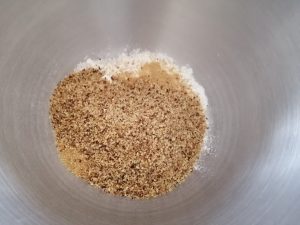 farine, cassonade et poudre de noisette