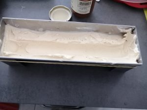 glace vanille déposer au fond et gouttière creuser