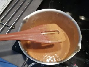 crème cuite recouvre la spatule