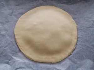 second disque de pâte déposer sur la crème frangipane