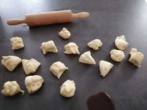 pâte couper en morceaux