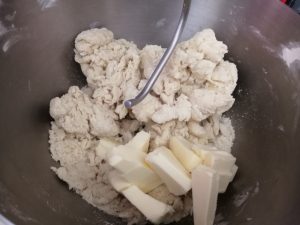 ajout du beurre morceaux