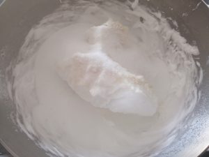 ajout de la poudre d'amande, farine et sucre