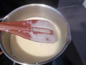 crème qui nappe la spatule