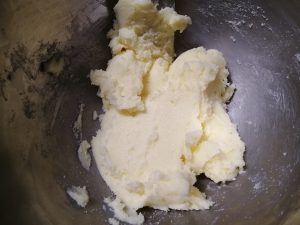 beurre mou et sucre mélanger